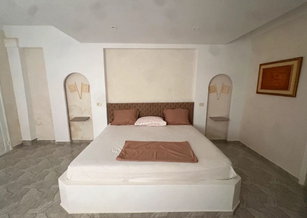 A private suite at Cozi Coliving
