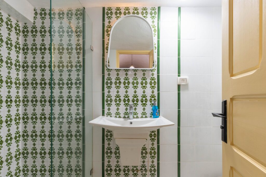 Tiled bathroom at Dar Fenina