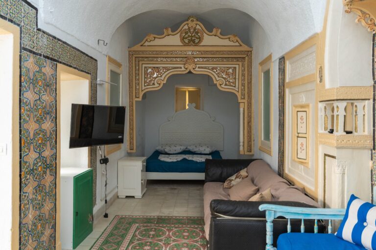 Traditional bedroom at Dar Fenina, Hammamet